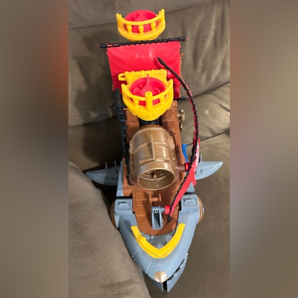 Imaginext Pirate Ship Playset With Shark Bite Action - Picture 3 of 5